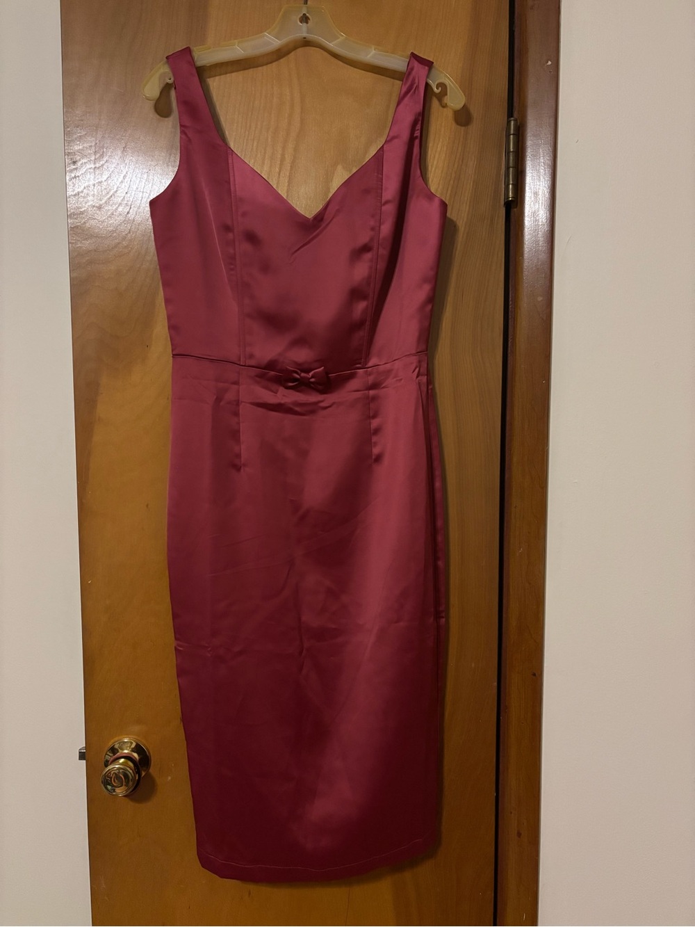 Collectif Vintage Medium Satin Wiggle Sheath Dress in Fuchsia